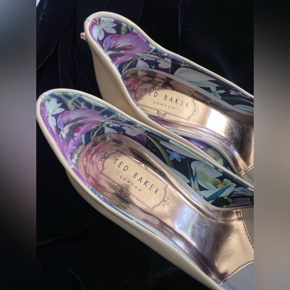 Ted Baker Women's Nude-Pinkish Leather Heels - Size 37 - Picture 16 of 16